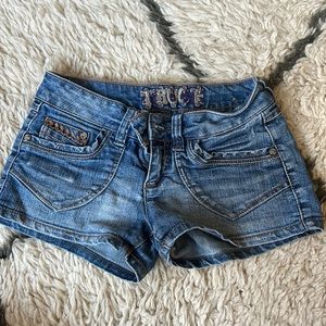 Truce Womens jean shorts